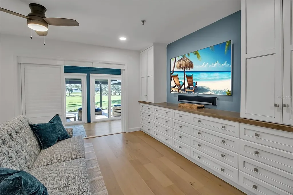 2123 Harbourside Drive Longboat Key FL 34228