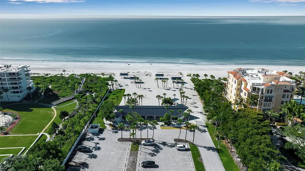 2123 Harbourside Drive Longboat Key FL 34228