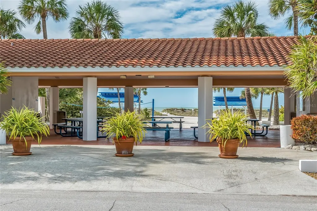 2123 Harbourside Drive Longboat Key FL 34228
