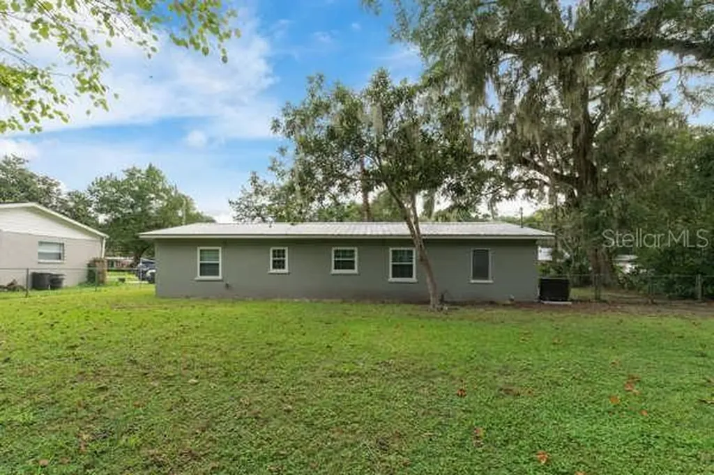 1115 NE 33rd Street Ocala FL 34479