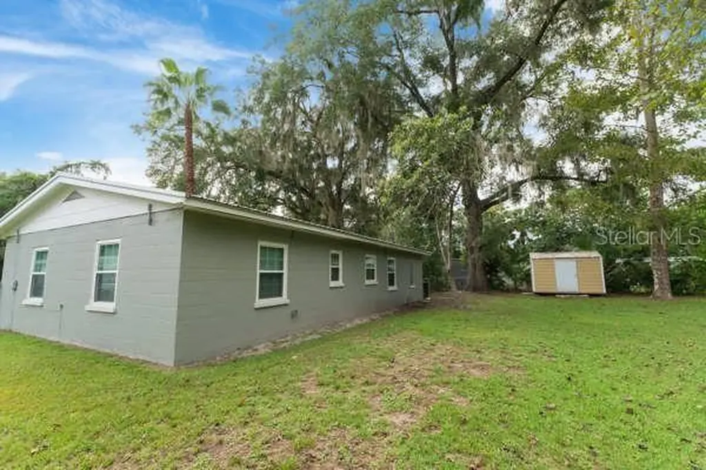 1115 NE 33rd Street Ocala FL 34479