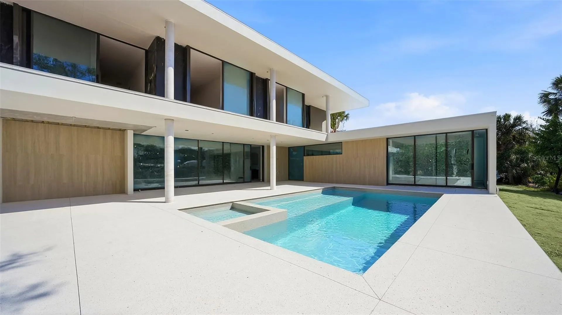 359 N Shore Drive Sarasota FL 34234