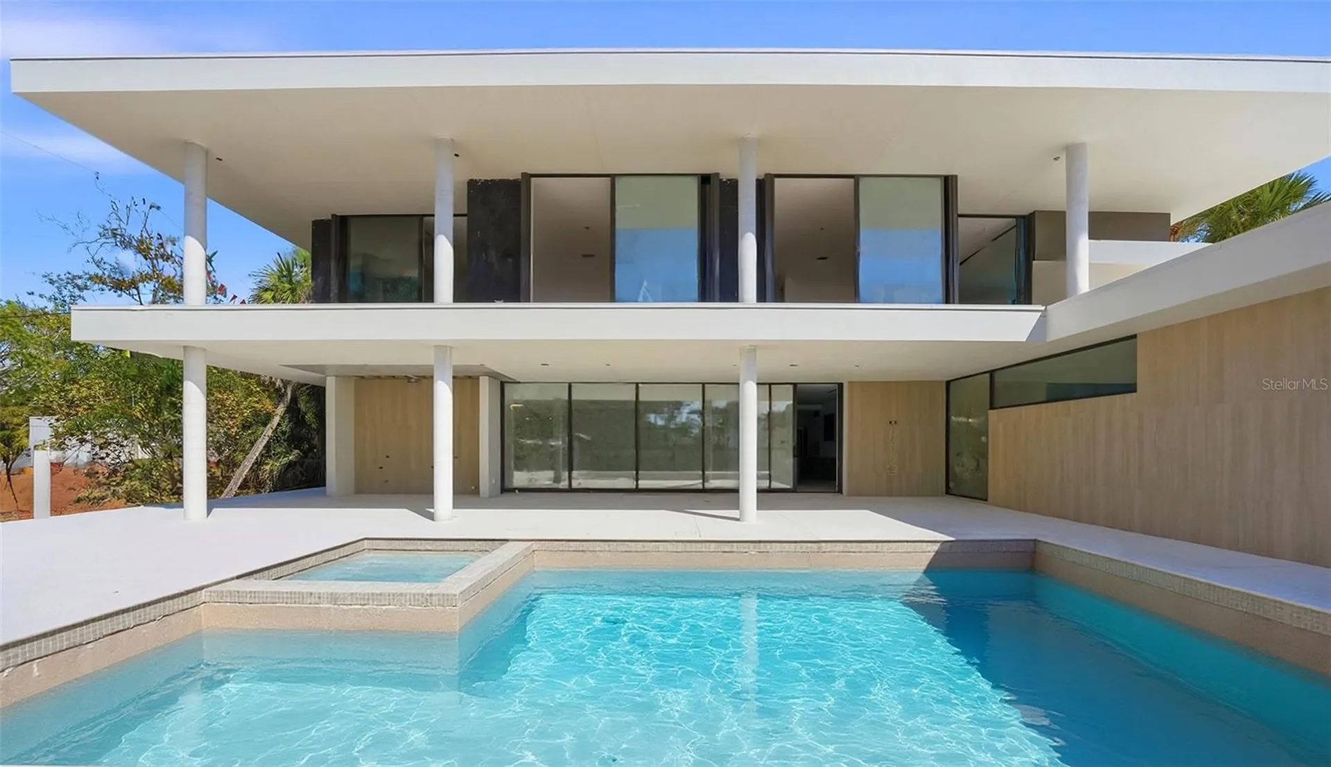 359 N Shore Drive Sarasota FL 34234