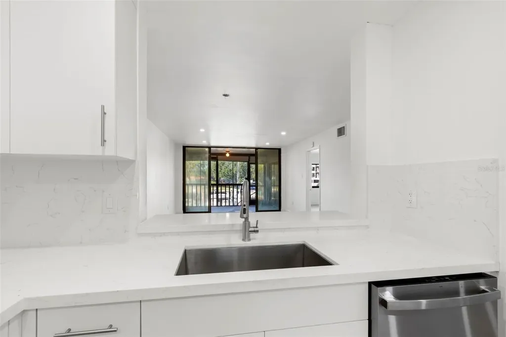 1802 Mariner Drive Tarpon Springs FL 34689