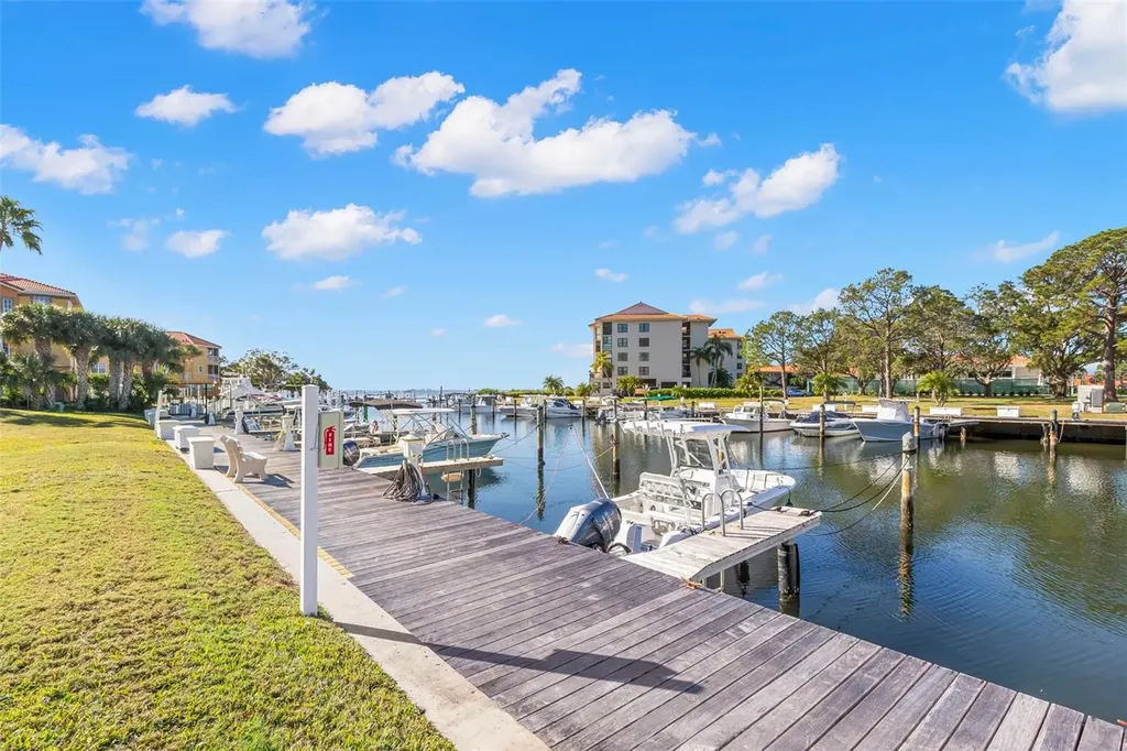 1802 Mariner Drive Tarpon Springs FL 34689