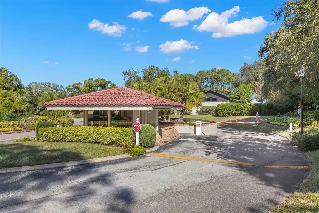 1802 Mariner Drive Tarpon Springs FL 34689