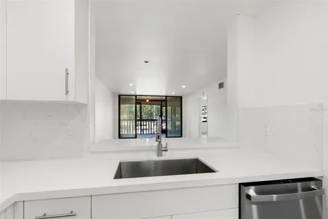 1802 Mariner Drive Tarpon Springs FL 34689