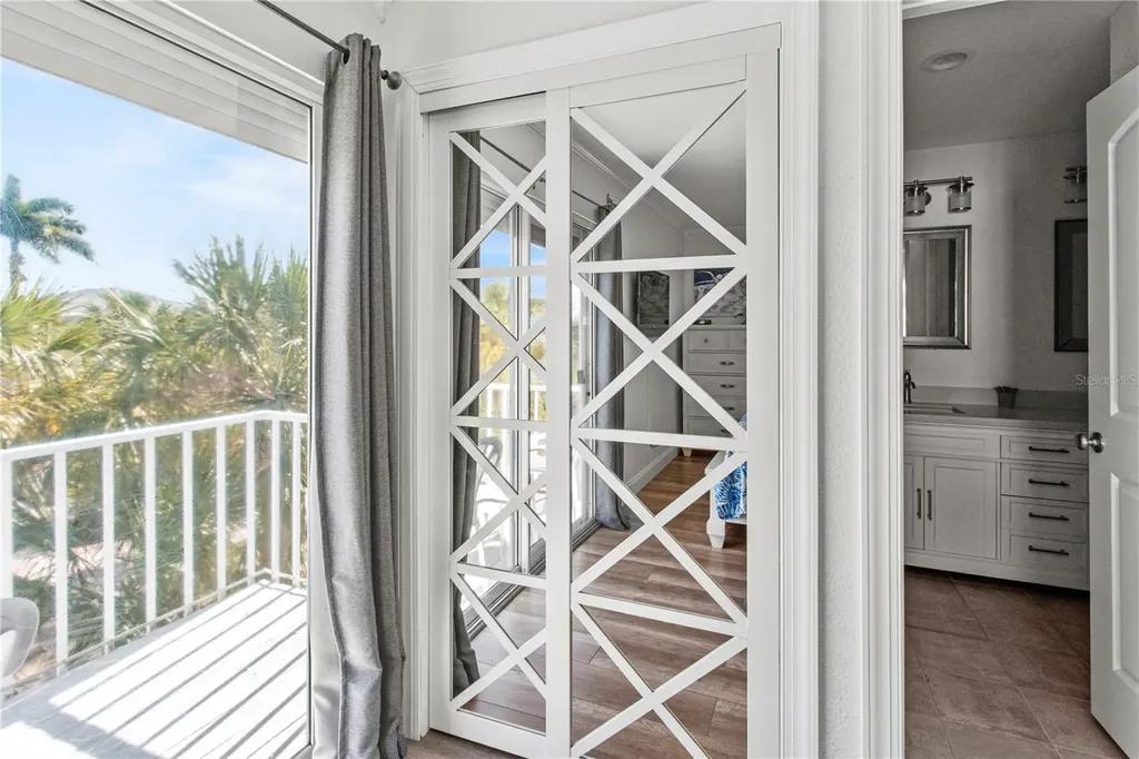 6250 Holmes Boulevard Holmes Beach FL 34217