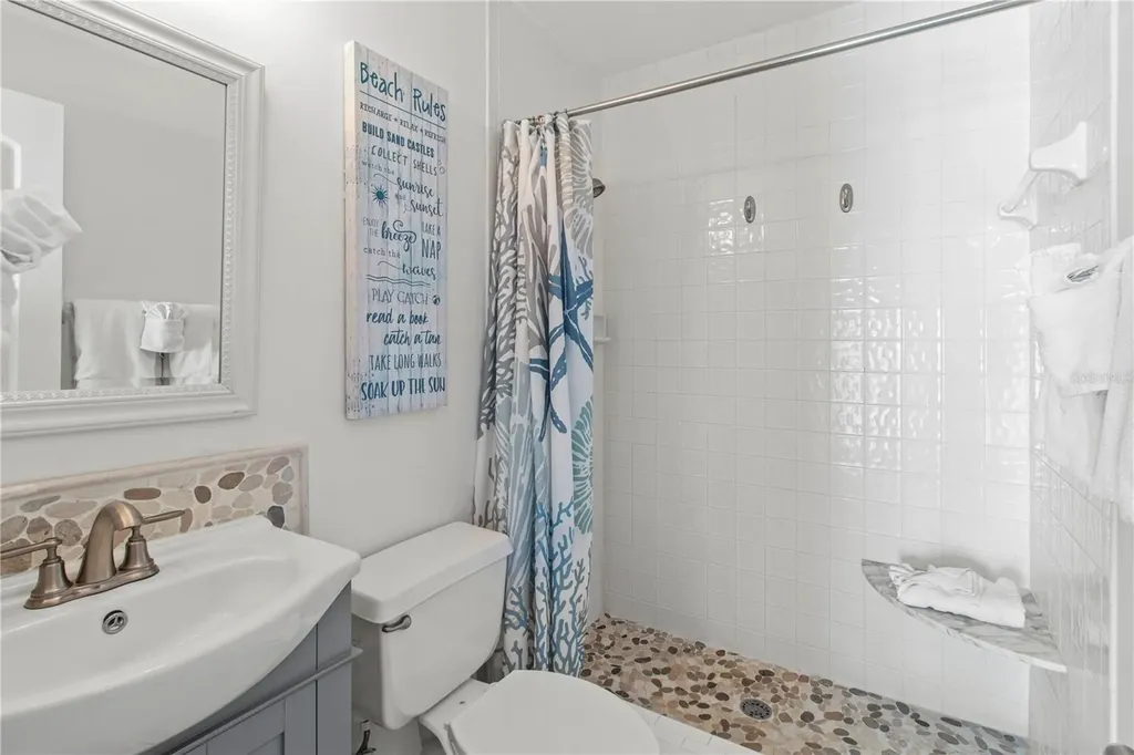 6250 Holmes Boulevard Holmes Beach FL 34217