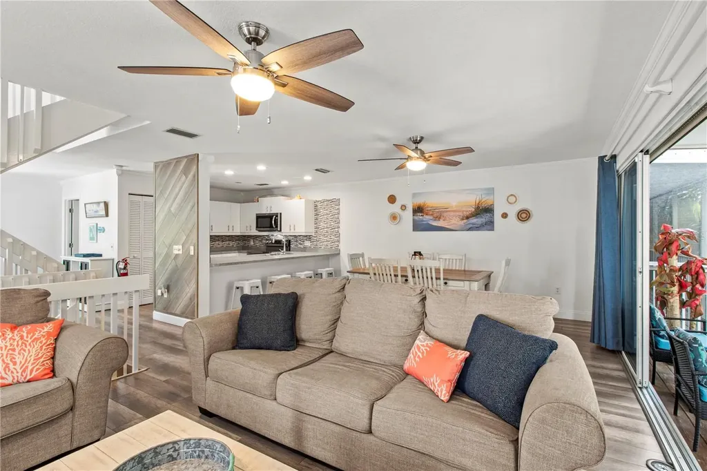 6250 Holmes Boulevard Holmes Beach FL 34217