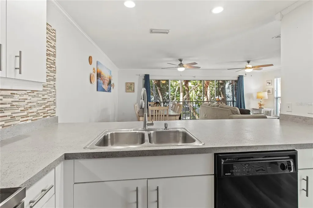 6250 Holmes Boulevard Holmes Beach FL 34217