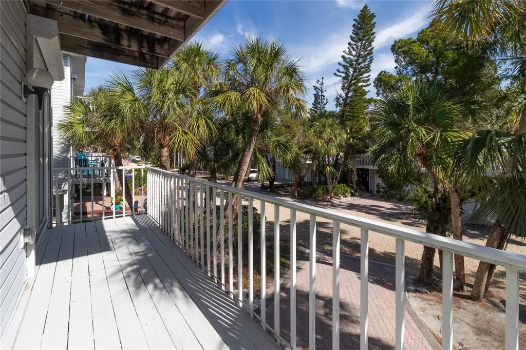 6250 Holmes Boulevard Holmes Beach FL 34217