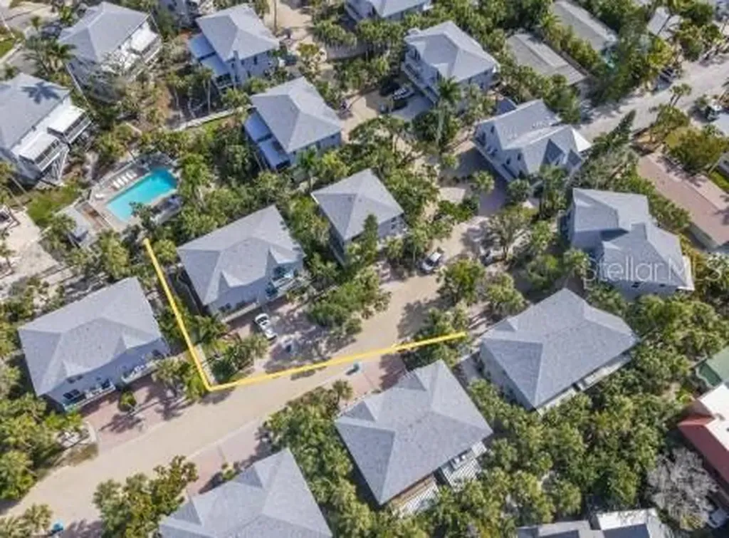 6250 Holmes Boulevard Holmes Beach FL 34217