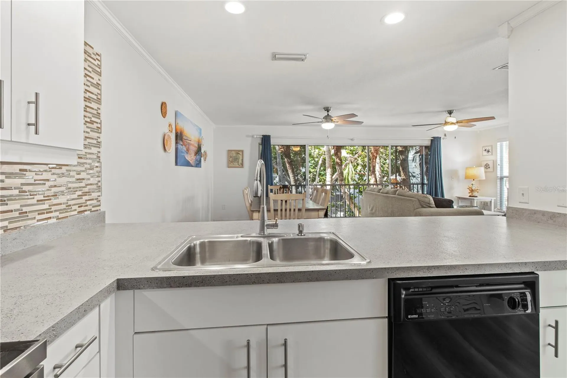 6250 Holmes Boulevard Holmes Beach FL 34217