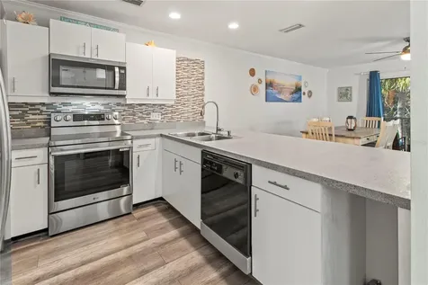 6250 Holmes Boulevard Holmes Beach FL 34217