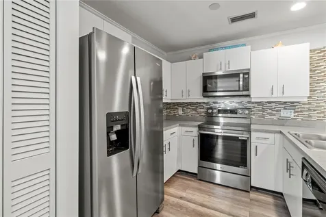 6250 Holmes Boulevard Holmes Beach FL 34217