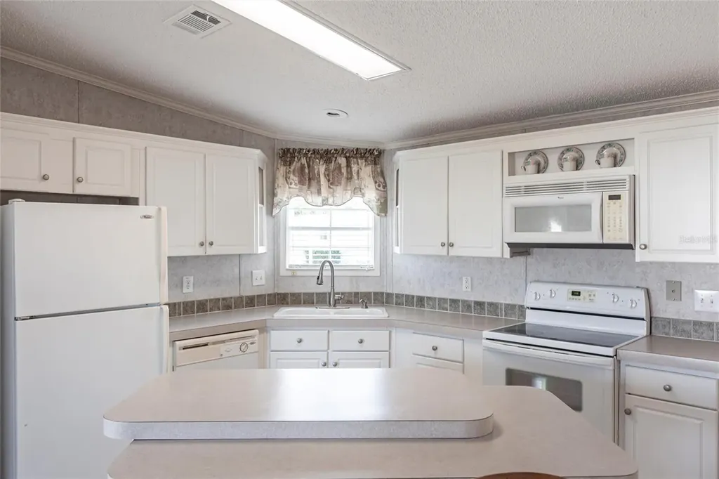 27 N Manatee Loop Punta Gorda FL 33950