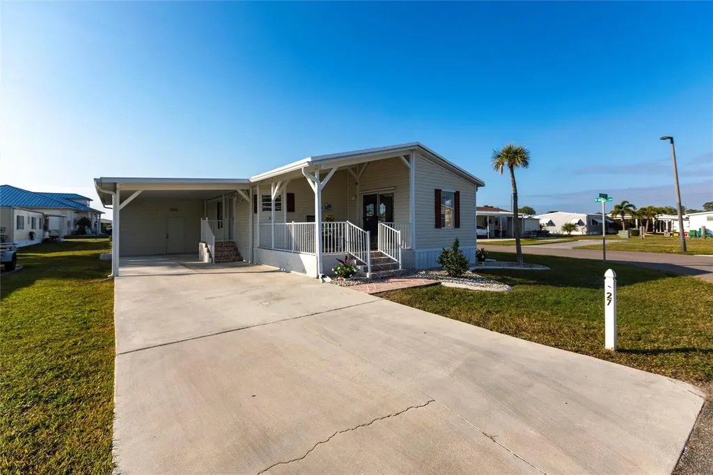 27 N Manatee Loop Punta Gorda FL 33950