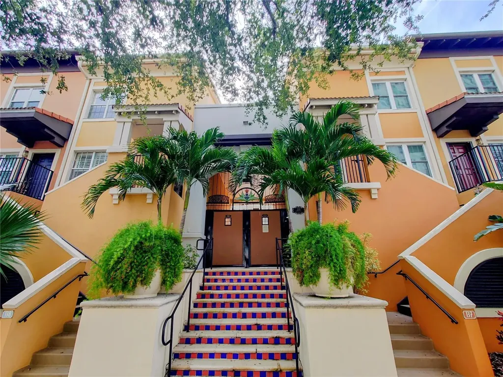 200 4th Avenue S St Petersburg FL 33701