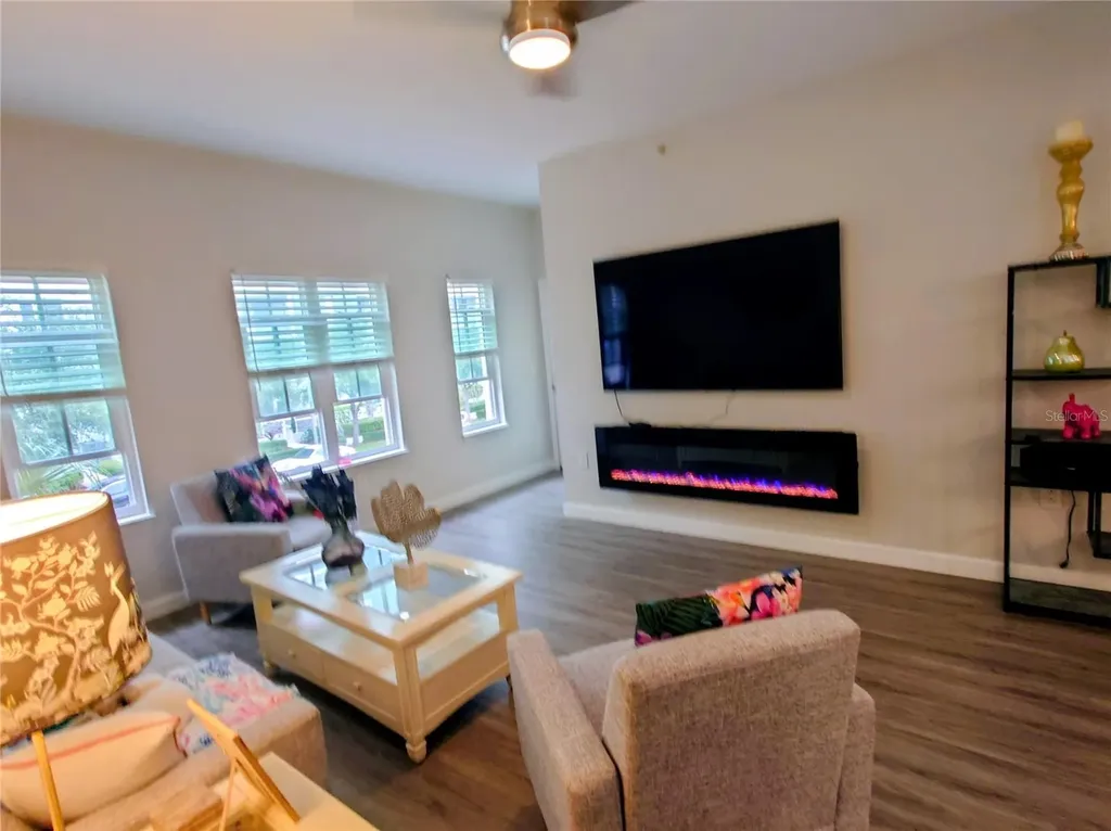 200 4th Avenue S St Petersburg FL 33701