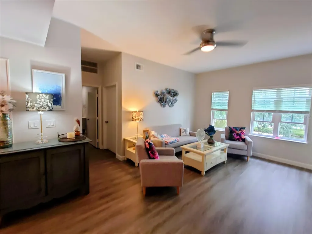 200 4th Avenue S St Petersburg FL 33701