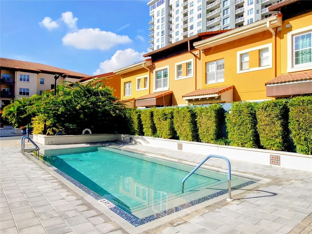 200 4th Avenue S St Petersburg FL 33701