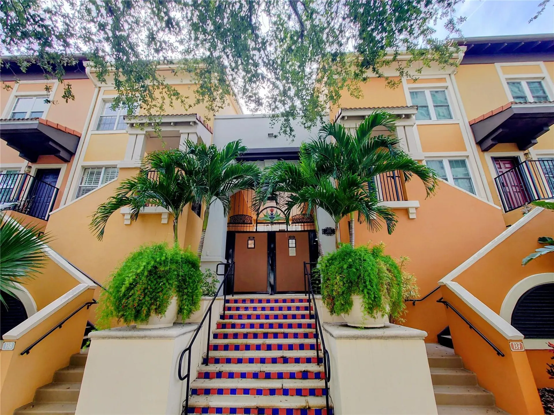 200 4th Avenue S St Petersburg FL 33701