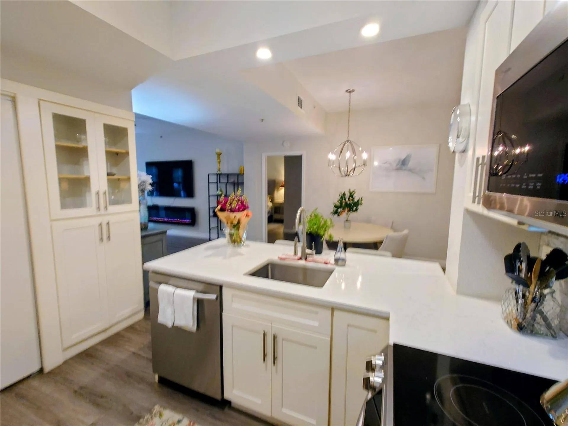200 4th Avenue S St Petersburg FL 33701