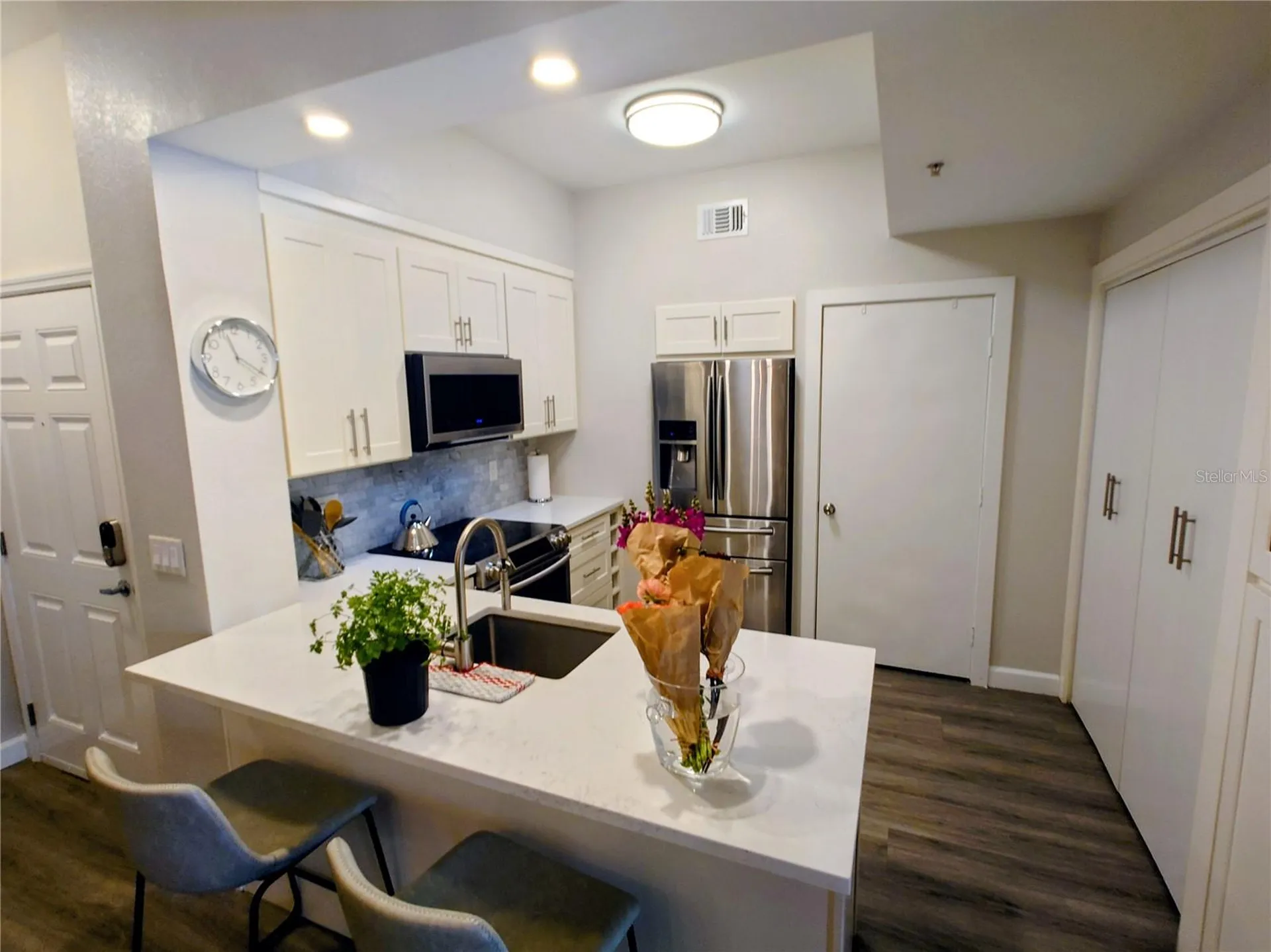 200 4th Avenue S St Petersburg FL 33701