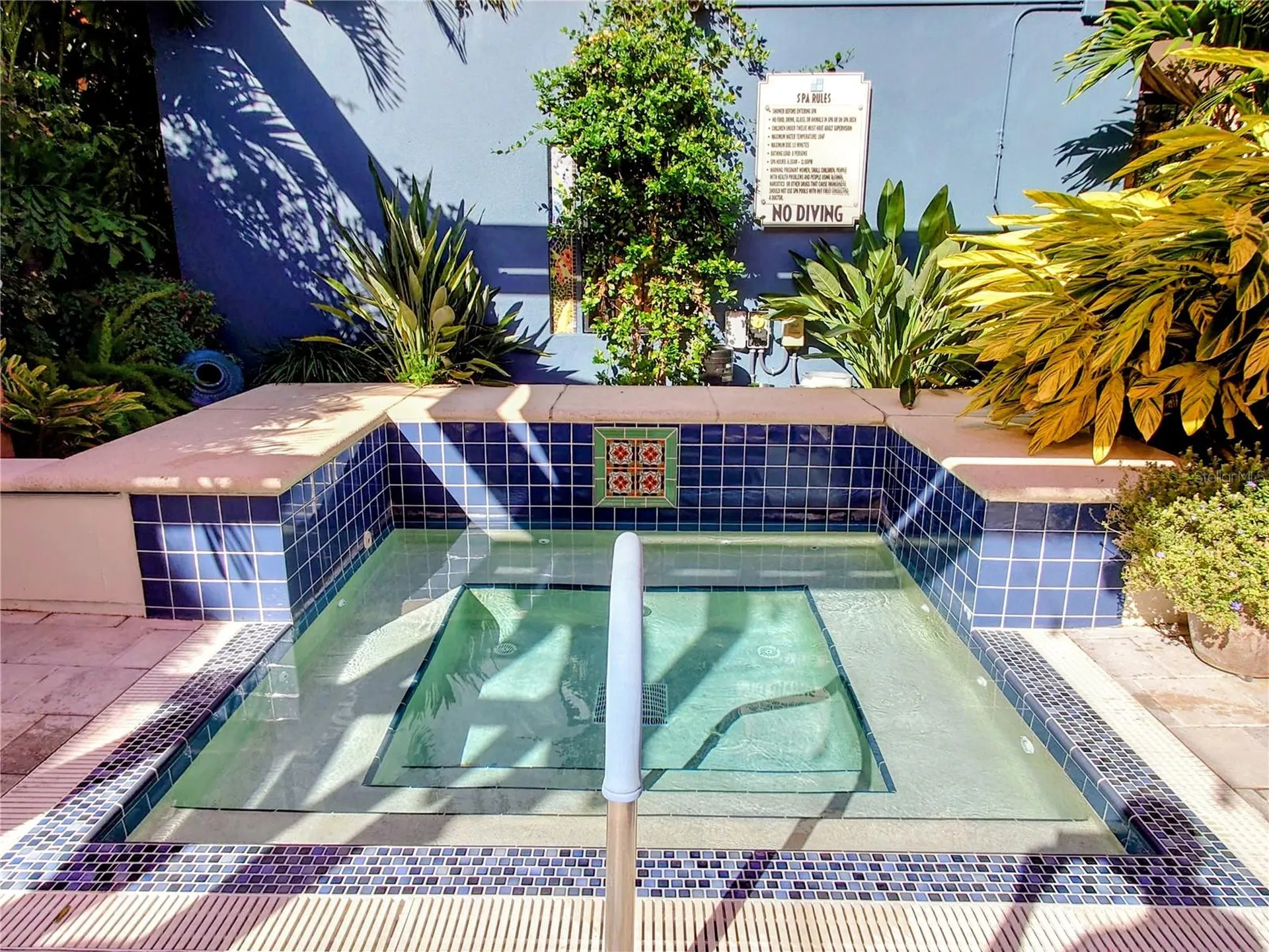 200 4th Avenue S St Petersburg FL 33701