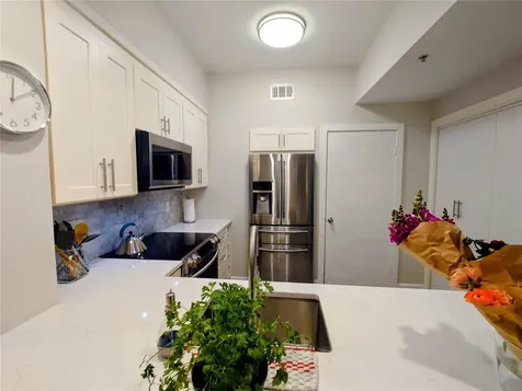 200 4th Avenue S St Petersburg FL 33701