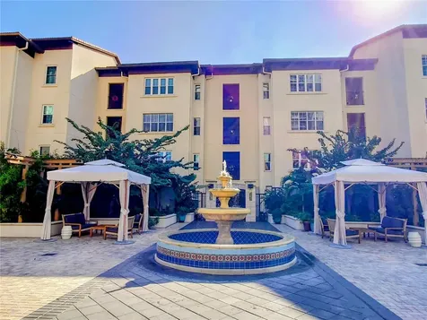 200 4th Avenue S St Petersburg FL 33701