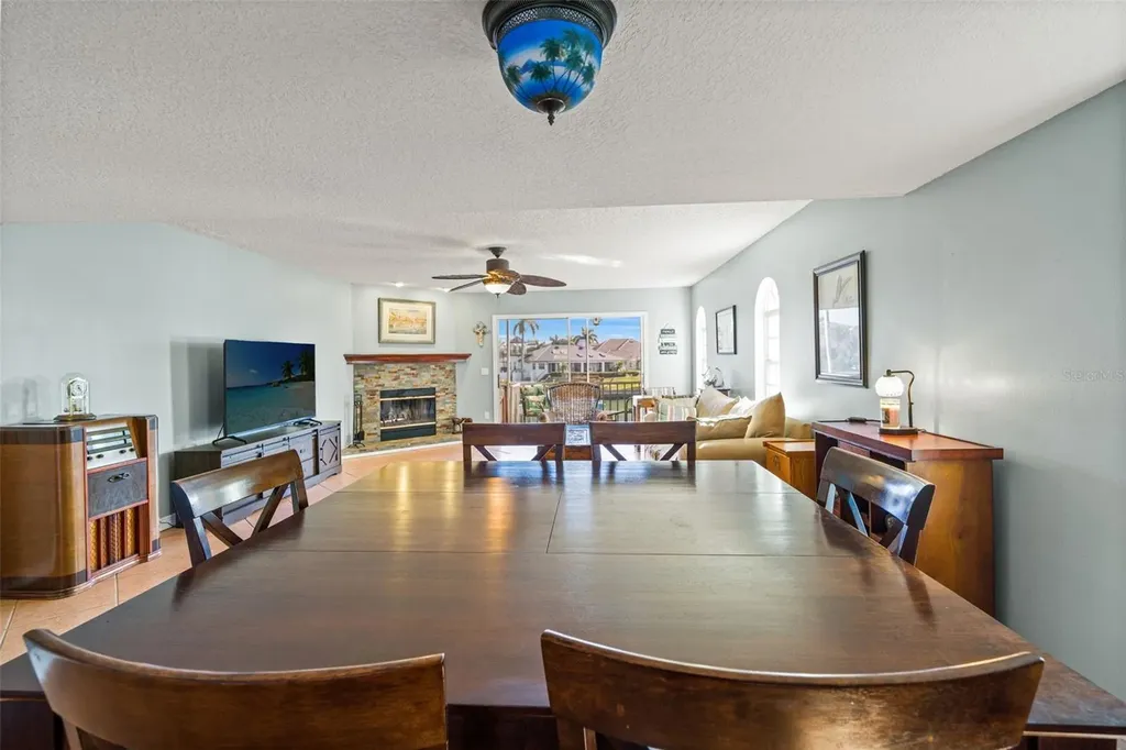 637 Pinellas Bayway S St Petersburg FL 33715