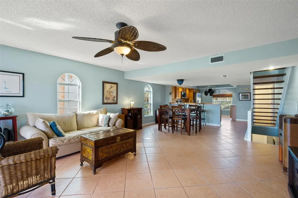 637 Pinellas Bayway S St Petersburg FL 33715