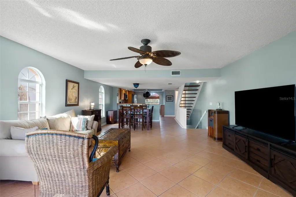 637 Pinellas Bayway S St Petersburg FL 33715