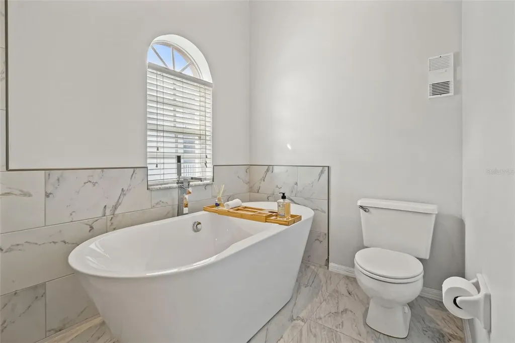 637 Pinellas Bayway S St Petersburg FL 33715