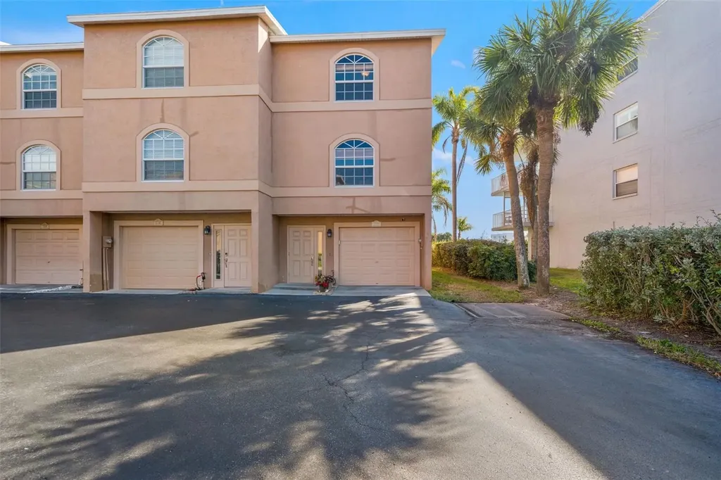 637 Pinellas Bayway S St Petersburg FL 33715