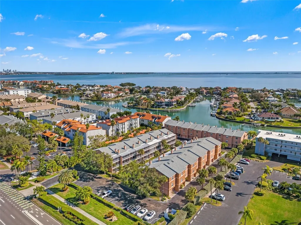 637 Pinellas Bayway S St Petersburg FL 33715