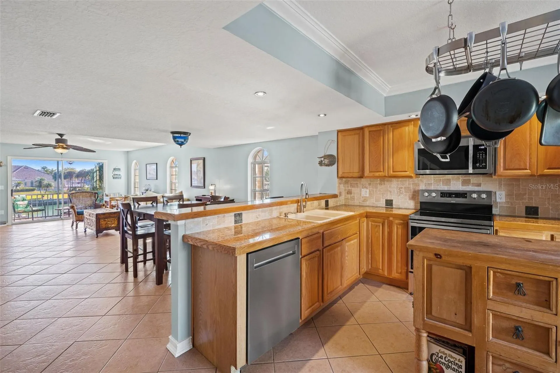 637 Pinellas Bayway S St Petersburg FL 33715