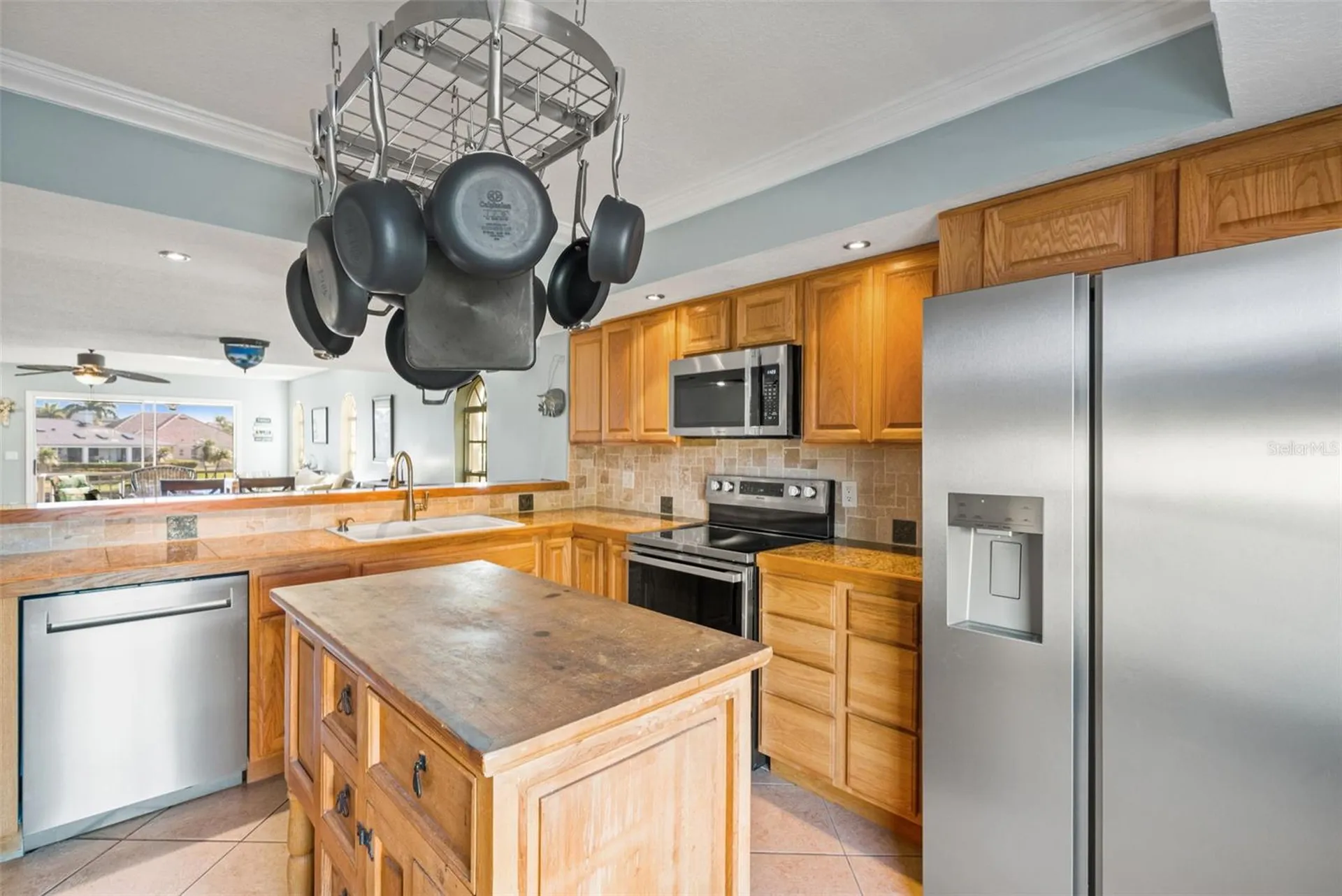 637 Pinellas Bayway S St Petersburg FL 33715