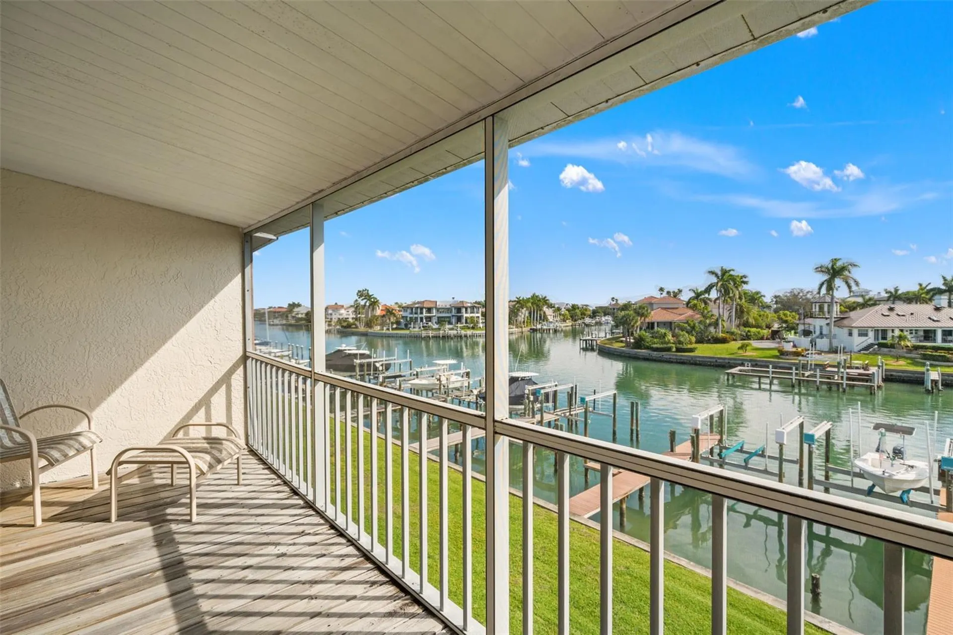 637 Pinellas Bayway S St Petersburg FL 33715