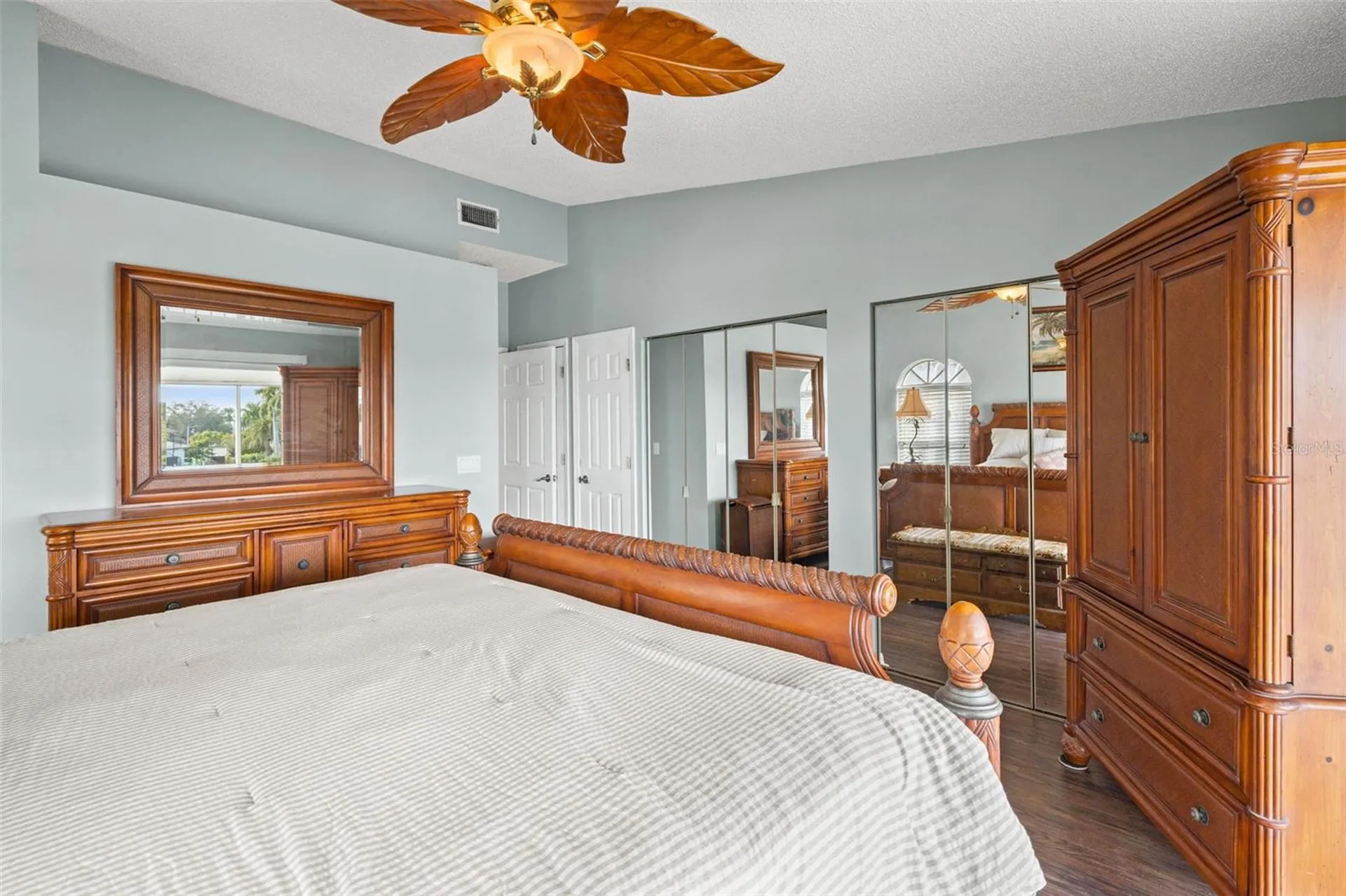 637 Pinellas Bayway S St Petersburg FL 33715