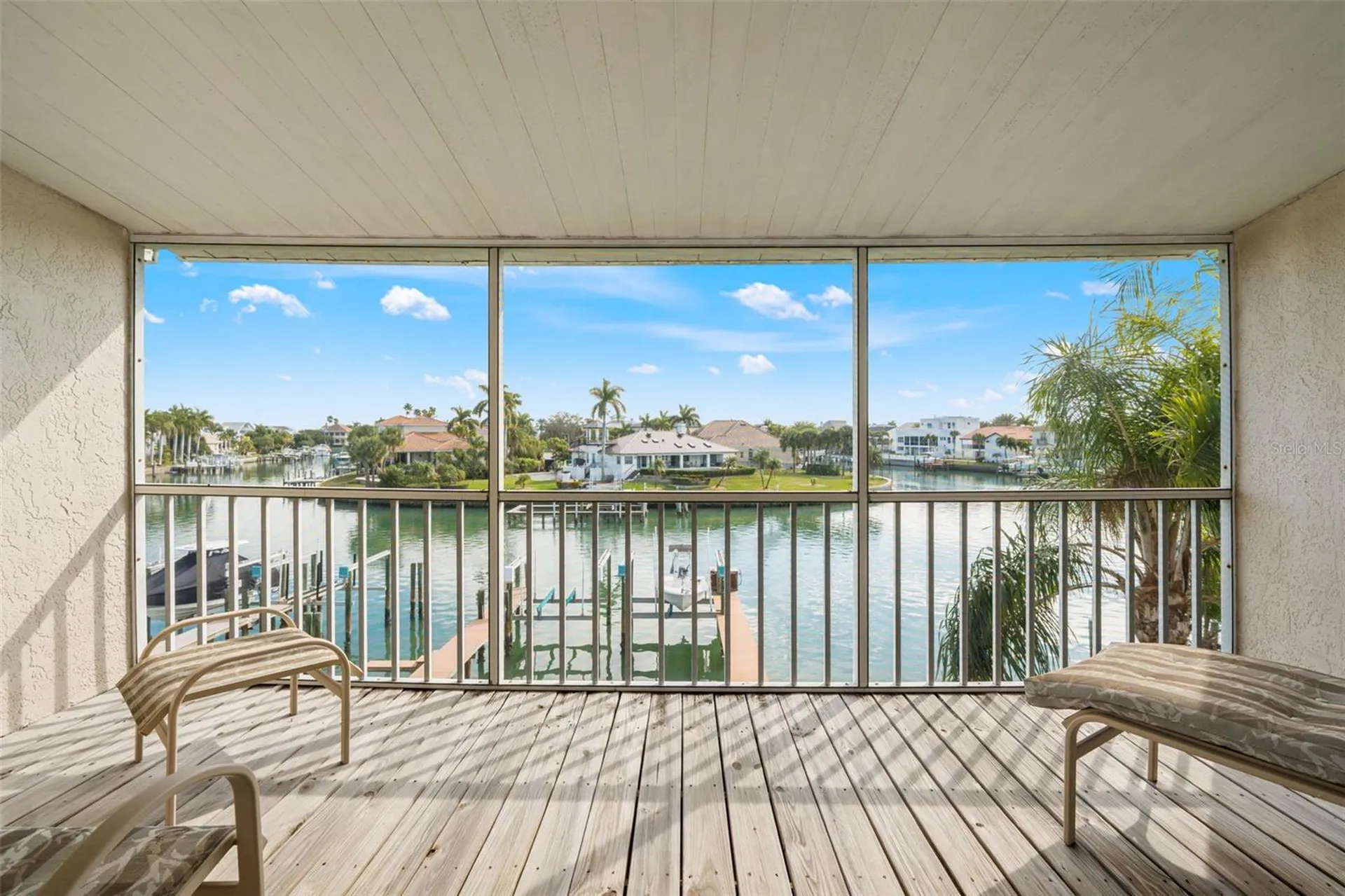 637 Pinellas Bayway S St Petersburg FL 33715