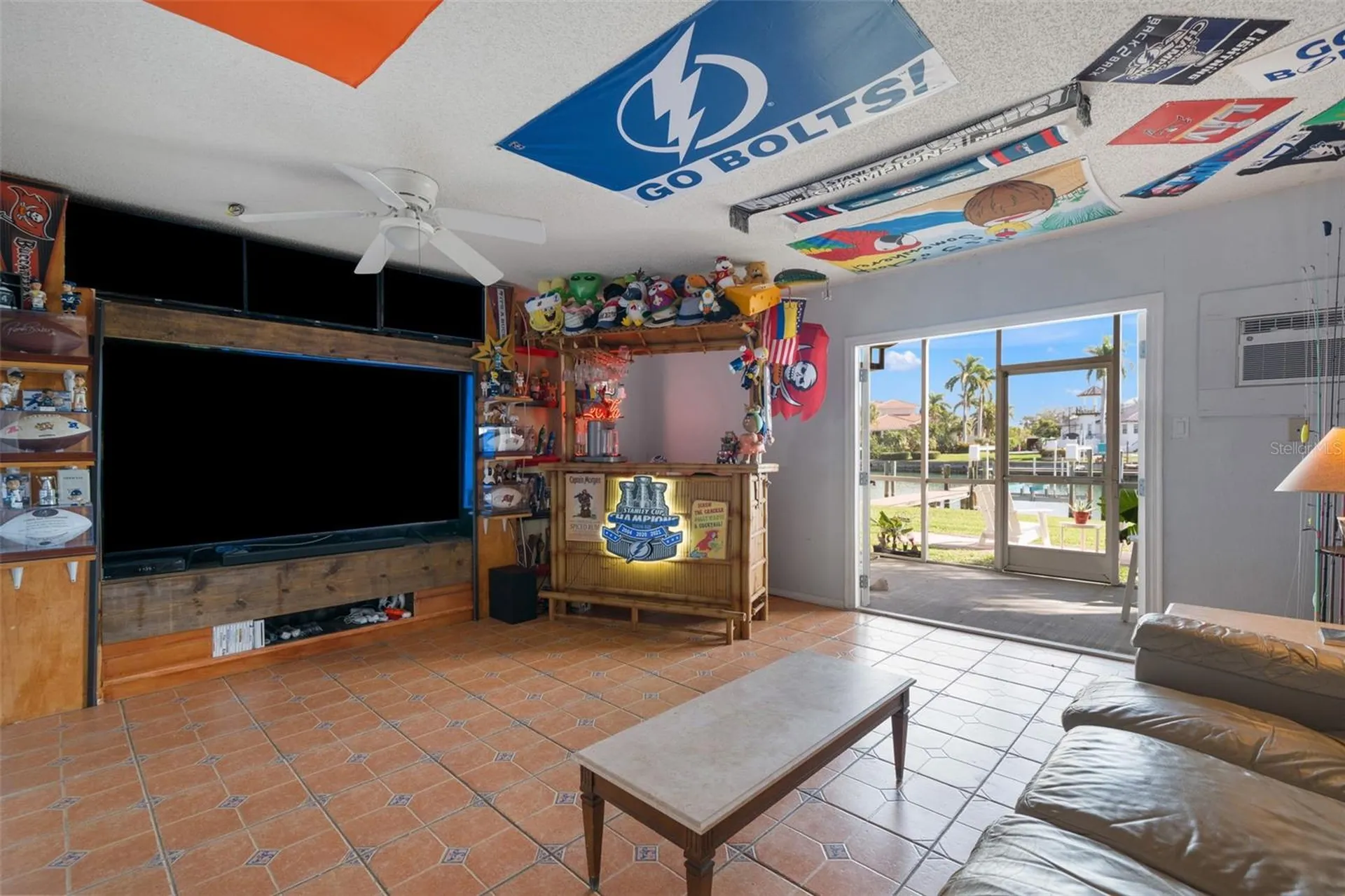 637 Pinellas Bayway S St Petersburg FL 33715