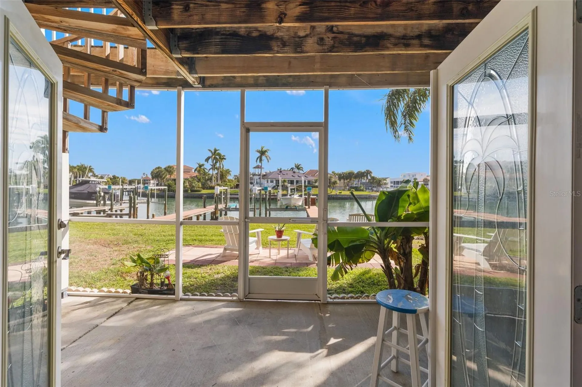 637 Pinellas Bayway S St Petersburg FL 33715