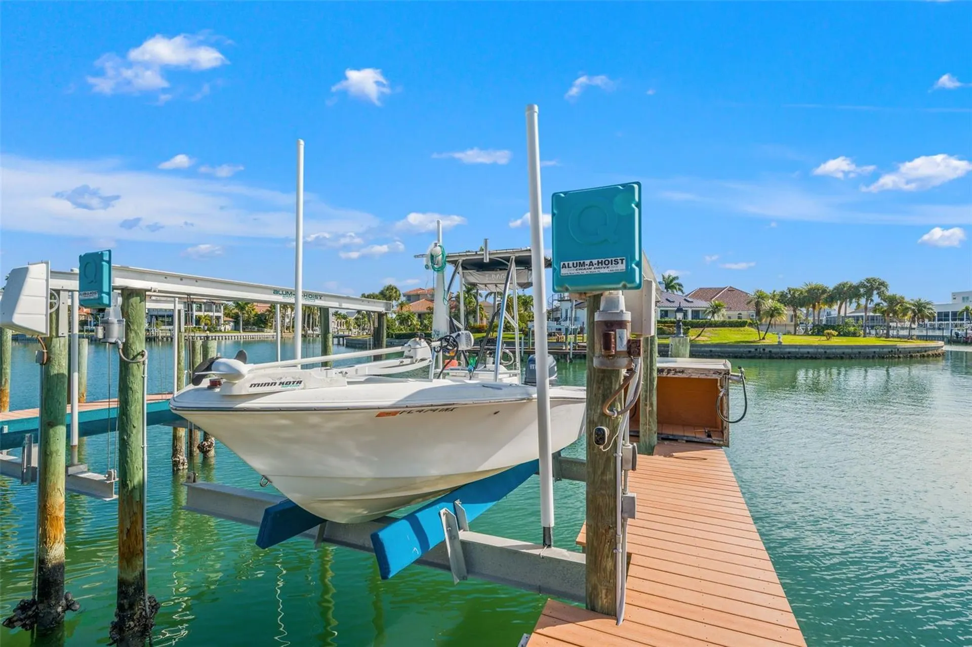 637 Pinellas Bayway S St Petersburg FL 33715