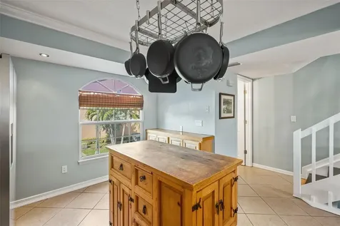 637 Pinellas Bayway S St Petersburg FL 33715