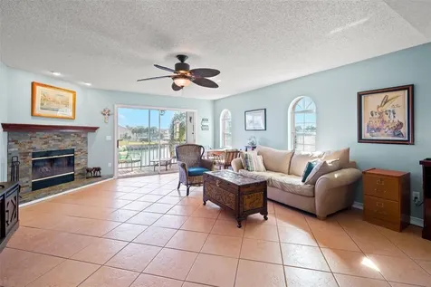 637 Pinellas Bayway S St Petersburg FL 33715