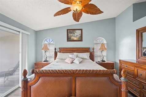 637 Pinellas Bayway S St Petersburg FL 33715