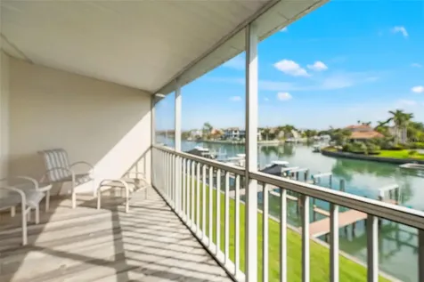 637 Pinellas Bayway S St Petersburg FL 33715